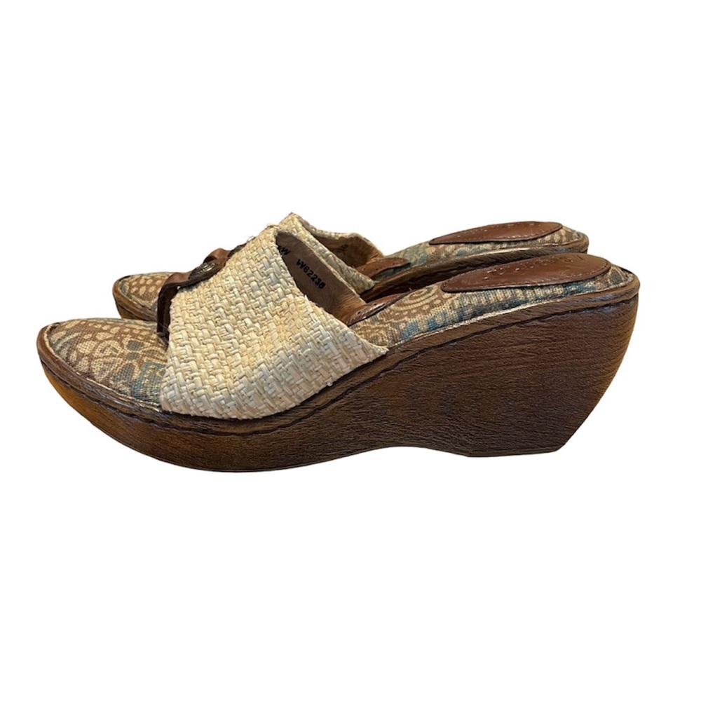 BORN Moa 1 Leather Beige Slide Sandals Wooden Wedge Thong Women’s Size 9